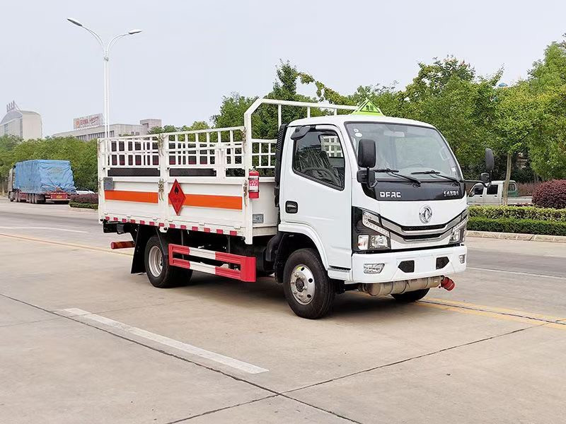國(guó)六東風(fēng)多利卡（小黃牌）車(chē)廂4.2米